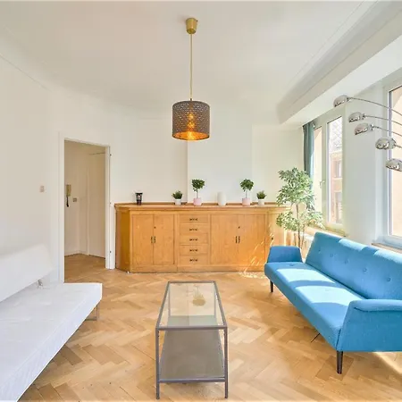 Cauliflower Lodge. In Heart Of Apartment