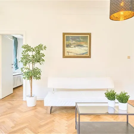 Apartment Cauliflower Lodge. In Heart Of *